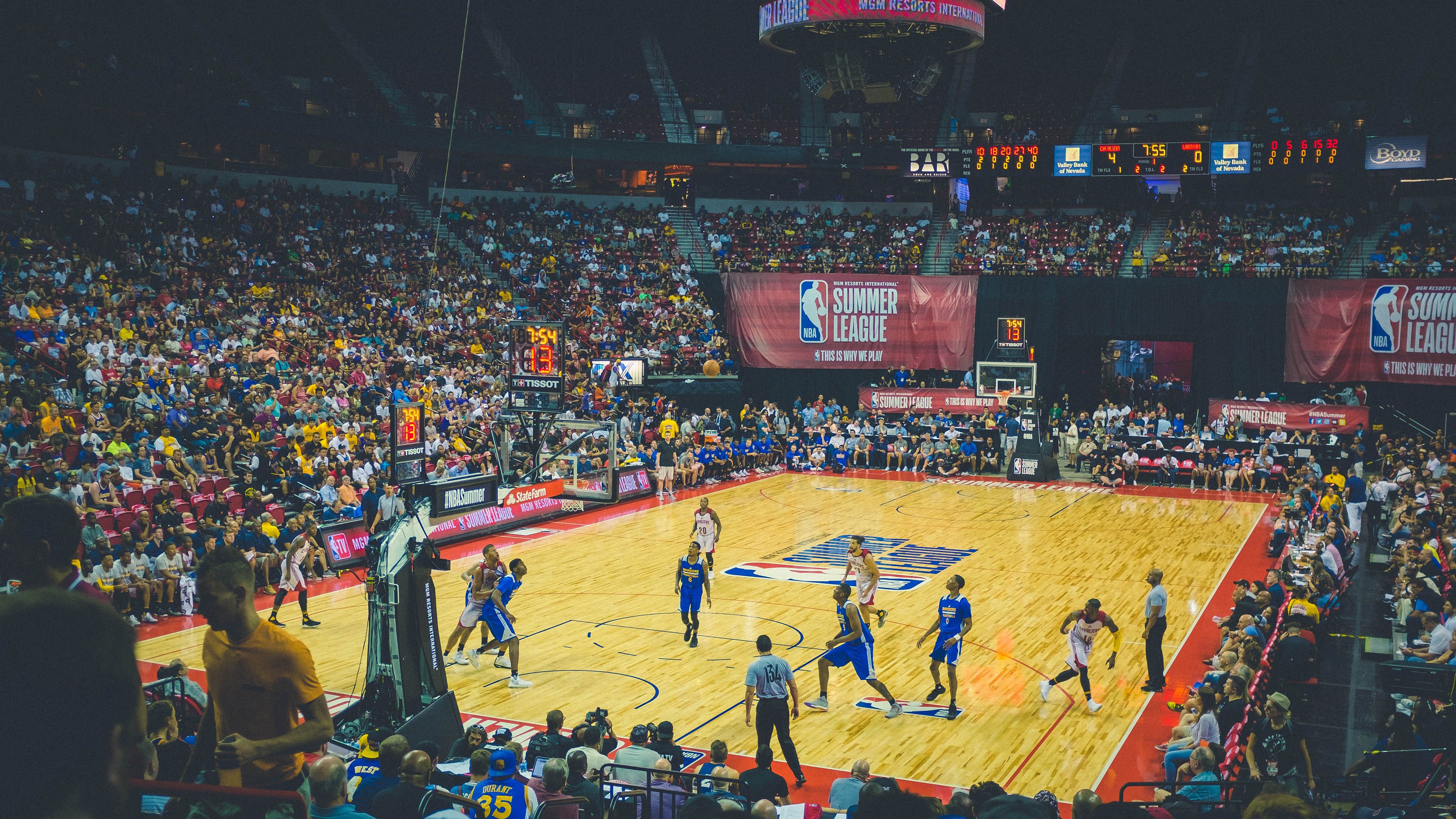 开云体育备用网址-控卫是否应在节奏变化中扮演指挥官角色，控卫dpoy